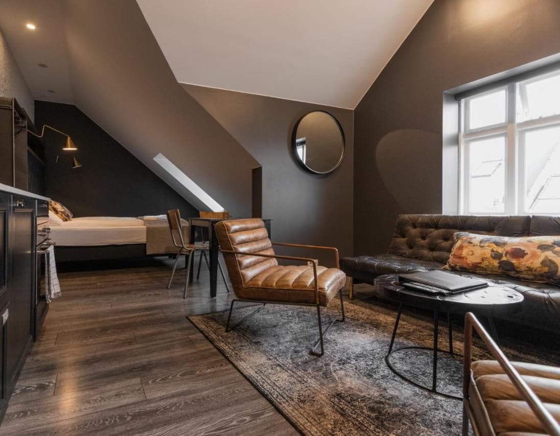 Penthouse Studio